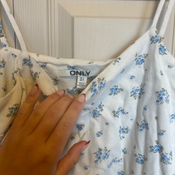 ONLY dress size Lg with slit - Picture 2 of 2